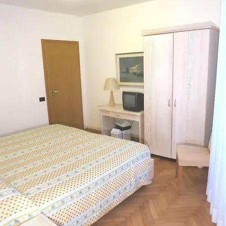 Hotel Eco Zanella Nago-Torbole